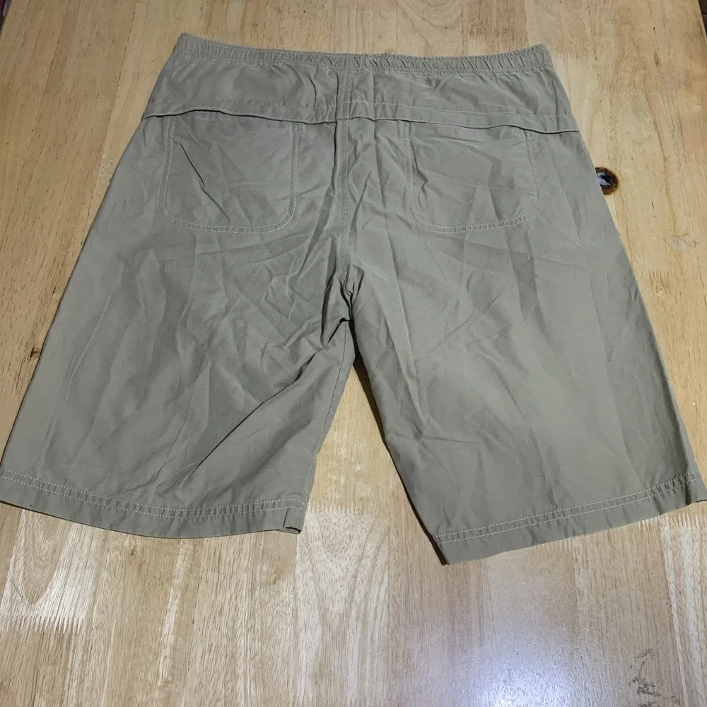 Timberland Men's Size M/10 Inseam Flat‎ Front  British Khaki Chino Shorts